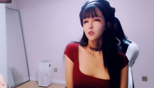 发现一个女主播dami,CB站的,国内华人